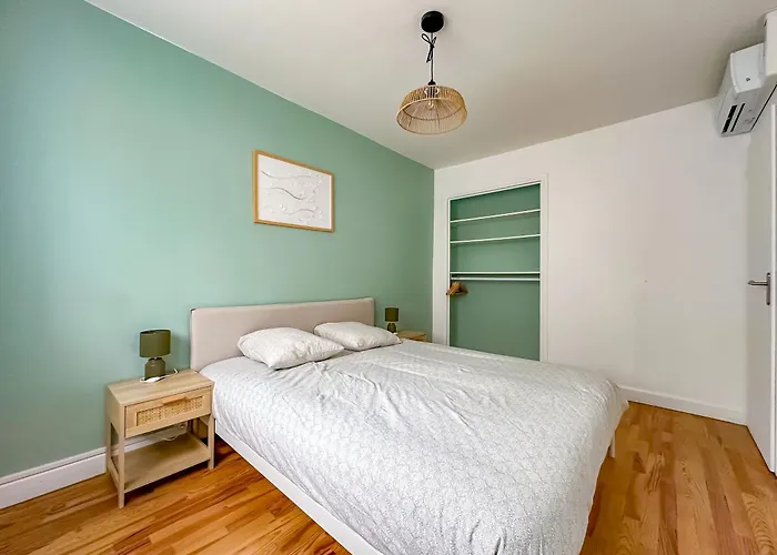 Апартаменти L'aube Climatisation Parking 2