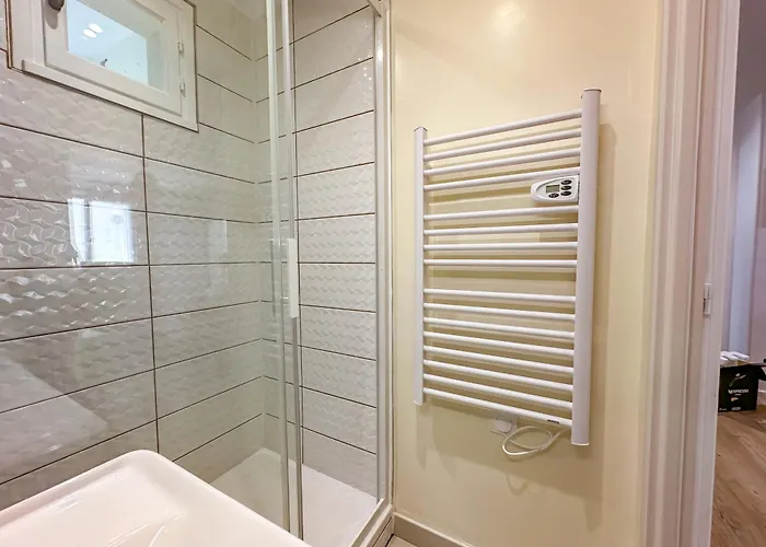 L'aube Climatisation Parking 2 דירה