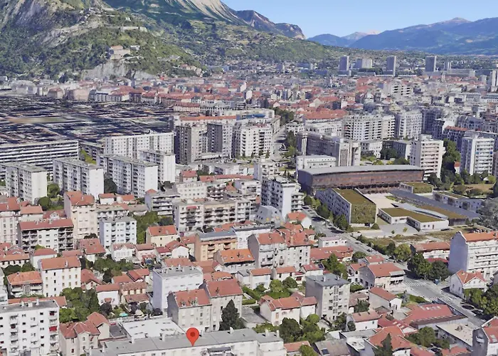 L'aube Climatisation Parking 2 * Γκρενόμπλ